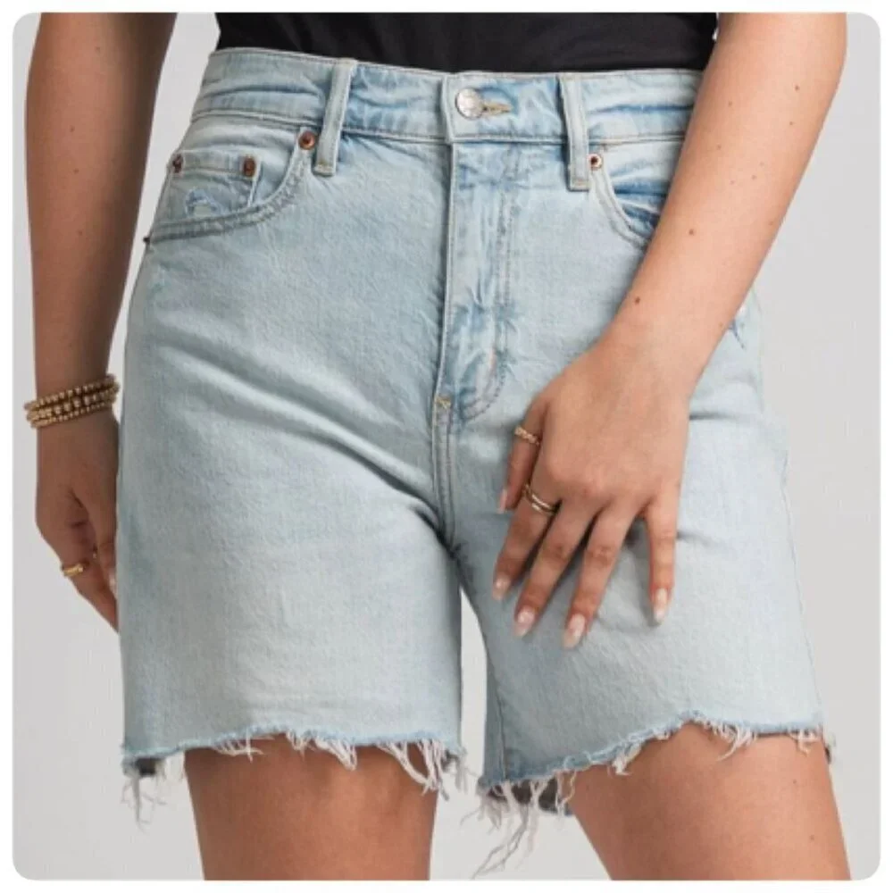 Zara Womens Mid Thigh Baggy Denim Short Sz 30US Light Wash Fray Hem